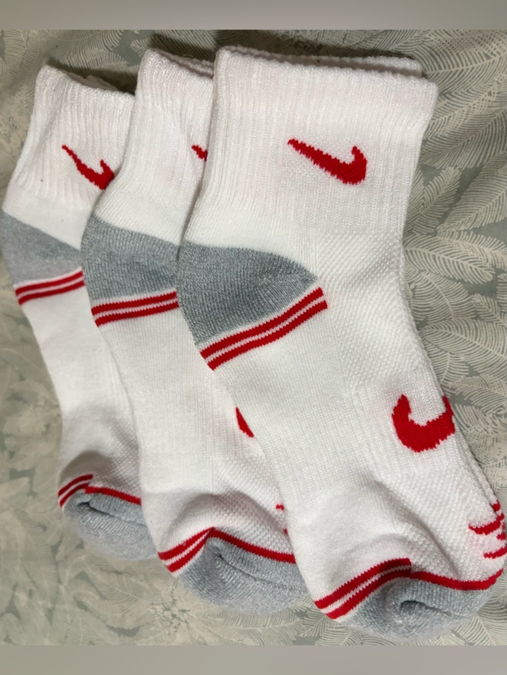 NWOT kids Nike White Crew Athletic Socks with Red Swoosh and Gray Heel - 3 Pack